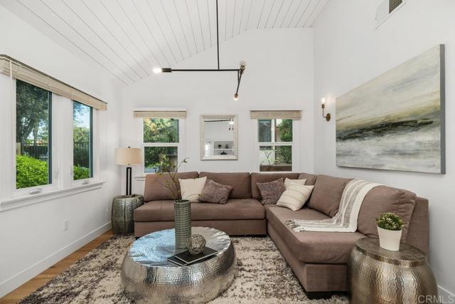 1400 Angelus Avenue, Los Angeles CA: https://media.crmls.org/mediaz/8a3118b3-f6b0-42a0-9e41-eb7130da7dbc.jpg