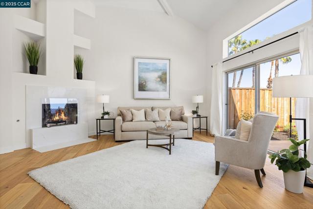 122 Cortona Dr, San Ramon CA: https://media.crmls.org/mediaz/8a317597-f3ef-49de-8aa9-b8a9fb54cdcd.jpg