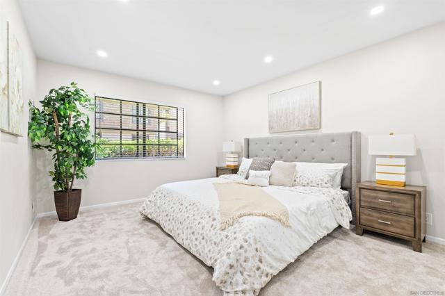 8870 Villa La Jolla Dr, La Jolla CA: https://media.crmls.org/mediaz/8a31e905-1b03-4ced-8688-6ab6084b5987.jpg