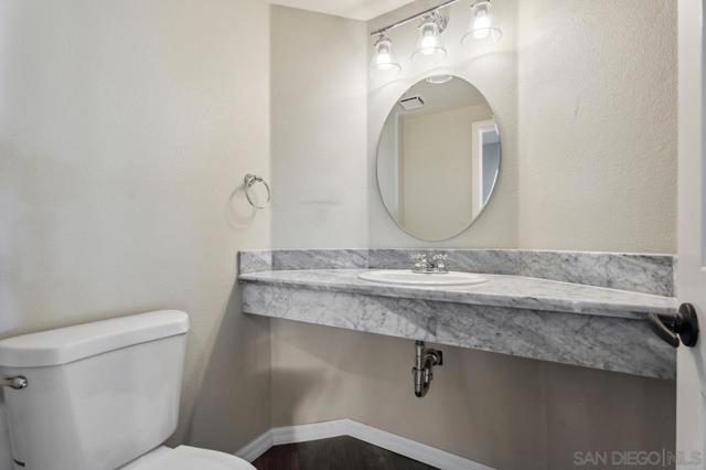4954 Caminito Vista Lujo, San Diego CA: https://media.crmls.org/mediaz/8a32275d-d5af-40ed-81bc-0cd5d620aaae.jpg