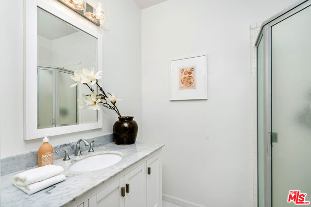 1830 Westholme Avenue, Los Angeles CA: https://media.crmls.org/mediaz/8a323506-cc94-46cd-a05a-1284fa435fff.jpg