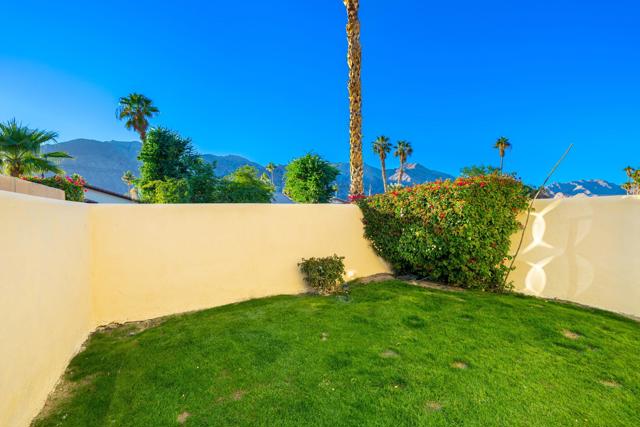 52700 Avenida Vallejo, La Quinta CA: https://media.crmls.org/mediaz/8a3264a6-2863-40a9-9487-30cbf3660e1d.jpg