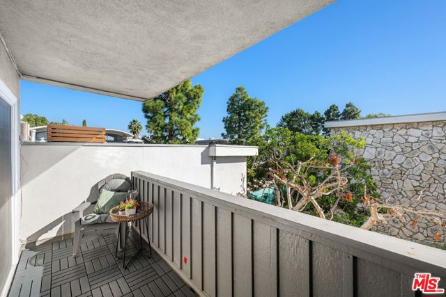 4800 La Villa Marina, Marina del Rey CA: https://media.crmls.org/mediaz/8a32bc85-da38-4fa5-a3cf-675291dc2732.jpg
