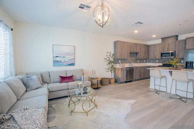 340 SWEET PLACE, Fallbrook CA: https://media.crmls.org/mediaz/8a35a424-e76e-49a0-a81d-2adbabe92a05.jpg