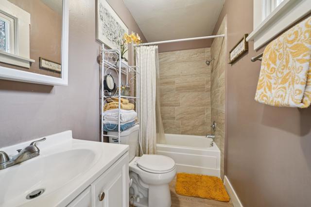 4151 Homewood Court, Riverside CA: https://media.crmls.org/mediaz/8a35ae4c-4d20-41de-8201-2a87c8156f6d.jpg