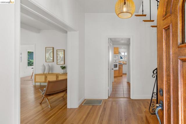 758 Spruce St, Berkeley CA: https://media.crmls.org/mediaz/8a3620f5-50e4-4423-b4a9-e18de51532cc.jpg