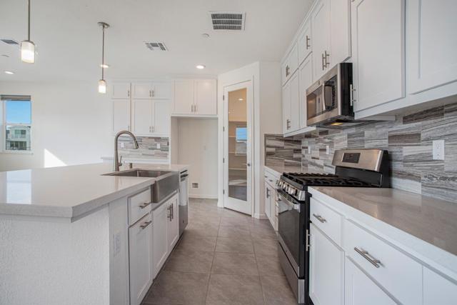 3209 Delta Coves Drive, Bethel Island CA: https://media.crmls.org/mediaz/8a36505c-a24f-4e98-8100-98cb3625aa45.jpg