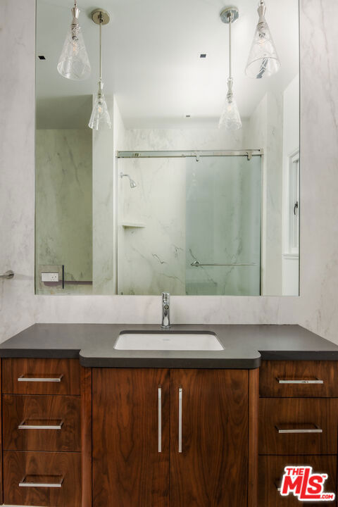1302 Sweetzer Avenue, West Hollywood CA: https://media.crmls.org/mediaz/8a36814c-9a54-430b-a1f8-65f1aca7f7b5.jpg