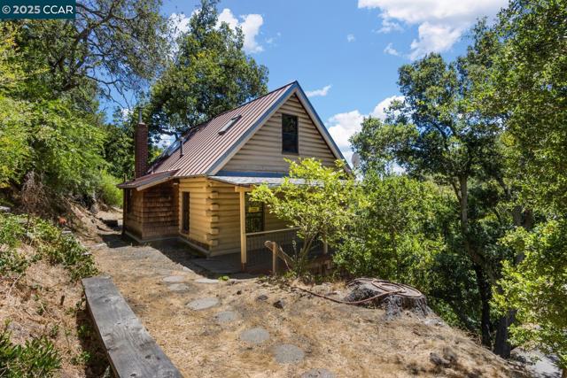 37 La Madronal, Orinda CA: https://media.crmls.org/mediaz/8a36b613-6c46-47be-aaff-a8c4037a1f4b.jpg
