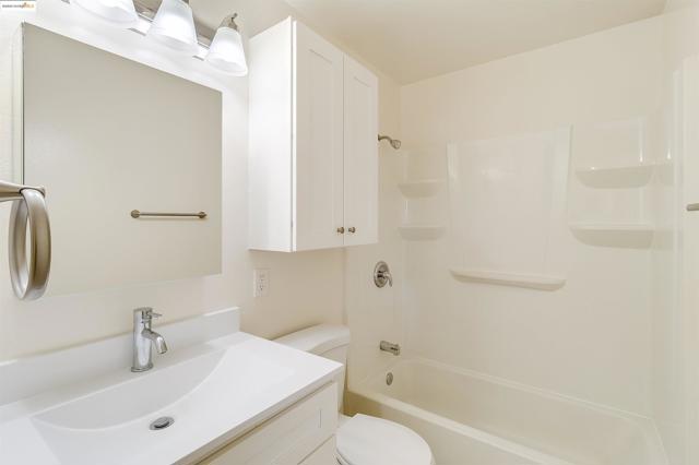 2059 Olivera Rd, Concord CA: https://media.crmls.org/mediaz/8a3753b5-a19c-486e-8fbf-d64c01d03680.jpg