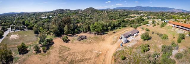 Detail Gallery Image 10 of 11 For 15670 Fruitvale Rd, Valley Center,  CA 92082 - 4 Beds | 2/1 Baths