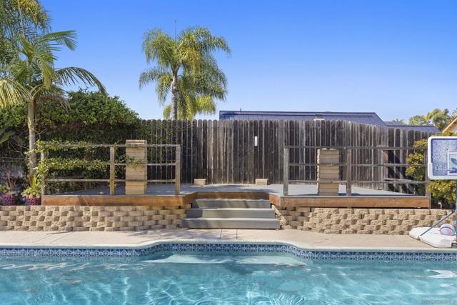 1510 Orangeview Dr, Encinitas CA: https://media.crmls.org/mediaz/8a37d68f-5e5f-431a-b540-b81faa800421.jpg
