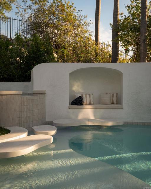 Detail Gallery Image 40 of 56 For 14847 Vista Del Oceano, Del Mar,  CA 92014 - 5 Beds | 4 Baths