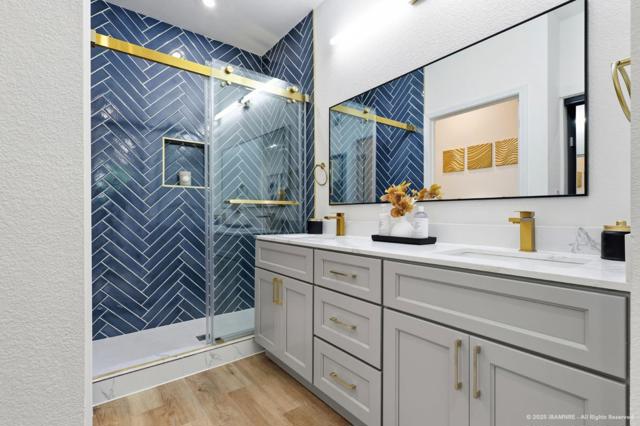 1400 El Camino Real, South San Francisco CA: https://media.crmls.org/mediaz/8a38eb0b-e70e-4d05-bf92-574ef31effcd.jpg