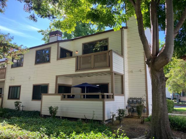 1391 Meadow Ridge Circle, San Jose CA: https://media.crmls.org/mediaz/8a3990f5-c0eb-4220-8855-e6a8db9acfd3.jpg