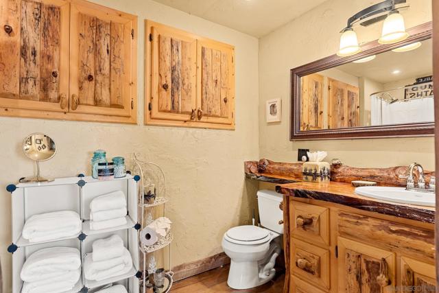 43133 Sheephorn Rd, Big Bear CA: https://media.crmls.org/mediaz/8a39a9bf-100b-41d4-85c2-d15b6137a752.jpg