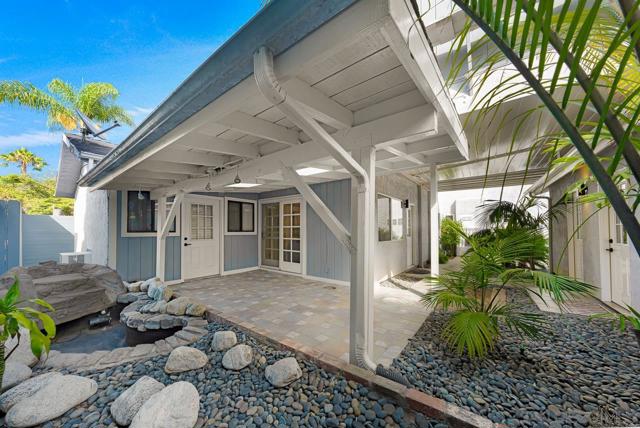 4554 Limerick Way, San Diego CA: https://media.crmls.org/mediaz/8a3a80ff-e11a-411a-b3ab-4fa0fe15d397.jpg