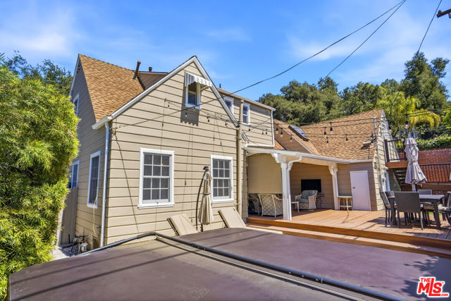 1816 Rosita Drive, Glendale CA: https://media.crmls.org/mediaz/8a3bc026-b4db-4c51-9fef-1144423a10a5.jpg