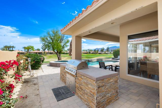80305 Cedar, La Quinta CA: https://media.crmls.org/mediaz/8a3c6148-a9c0-4513-9910-954ff391370d.jpg
