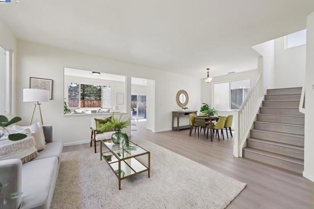 99 Elder Dr, Pacheco CA: https://media.crmls.org/mediaz/8a3d68d2-2efc-4b3f-9544-593aa264fe1d.jpg