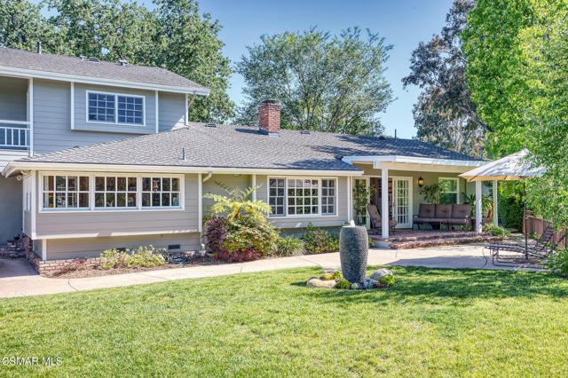 22101 Mulholland Drive, Woodland Hills CA: https://media.crmls.org/mediaz/8a3dea27-9564-451f-a3dd-4608b3181407.jpg