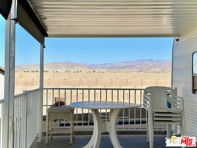 84250 Indio Springs Drive, Indio CA: https://media.crmls.org/mediaz/8a3e07dc-5cf9-468c-bbda-71d9c5a1da4a.jpg