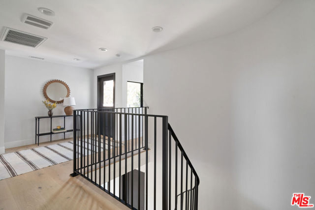 1615 Sargent Place, Los Angeles CA: https://media.crmls.org/mediaz/8a3e1f4d-35f0-487a-b575-610940b4bb46.jpg