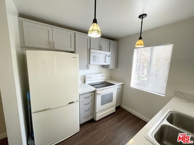 11201 Summertime Lane photo 3