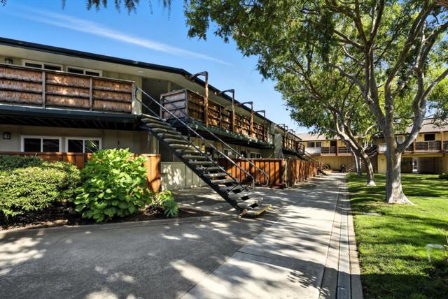 3015 Los Prados Street, San Mateo CA: https://media.crmls.org/mediaz/8a3e59c0-fe80-40d1-91d6-49644fbe4819.jpg