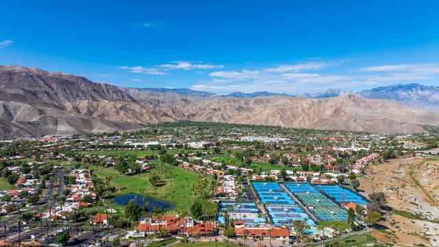 133 Torremolinos Drive, Rancho Mirage CA: https://media.crmls.org/mediaz/8a3e6ba1-777e-4055-9cee-bfc32c01c35f.jpg