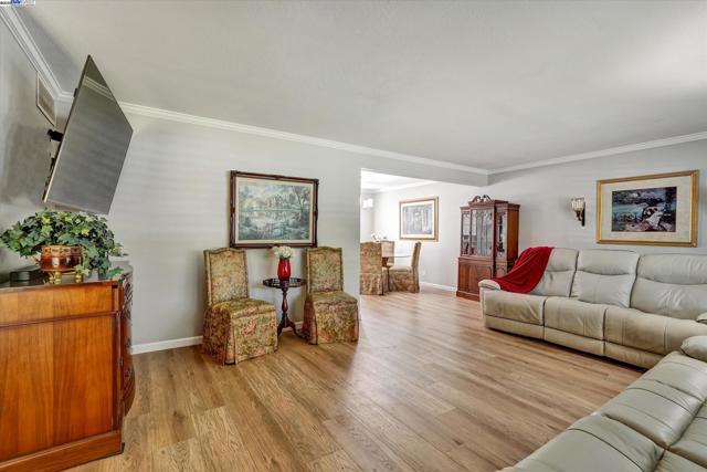 2369 Woodthrush Way, Pleasanton CA: https://media.crmls.org/mediaz/8a3eca94-02b7-4fb3-8f44-cb494b96a3be.jpg