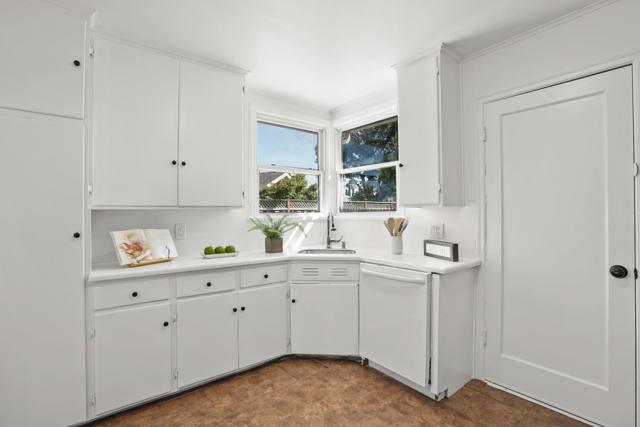 1016 E Santa Inez Avenue, San Mateo CA: https://media.crmls.org/mediaz/8a3f67ea-eb41-4188-a412-bd8112fafc01.jpg