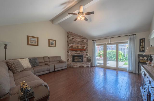 1121 Palo Alto Way, Salinas CA: https://media.crmls.org/mediaz/8a3f9001-c9ff-4c0b-9e9c-1293f4e54025.jpg
