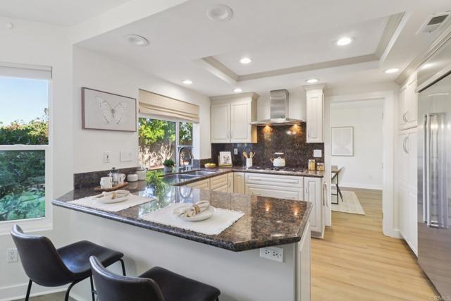 2933 Via Emerado, Carlsbad CA: https://media.crmls.org/mediaz/8a3ffb44-faa6-48f5-8894-0af29072b7f5.jpg