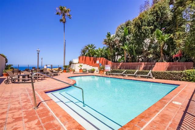 Detail Gallery Image 21 of 25 For 120 5th, Encinitas,  CA 92024 - 3 Beds | 2 Baths
