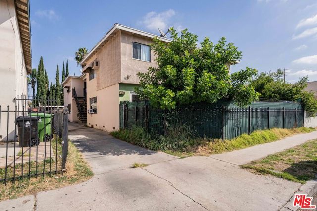 13125 Vanowen Street photo 26