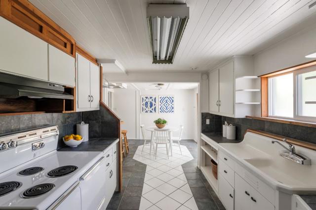 3160 Louis Road, Palo Alto CA: https://media.crmls.org/mediaz/8a40235b-11e0-4328-b65c-010a1090e920.jpg