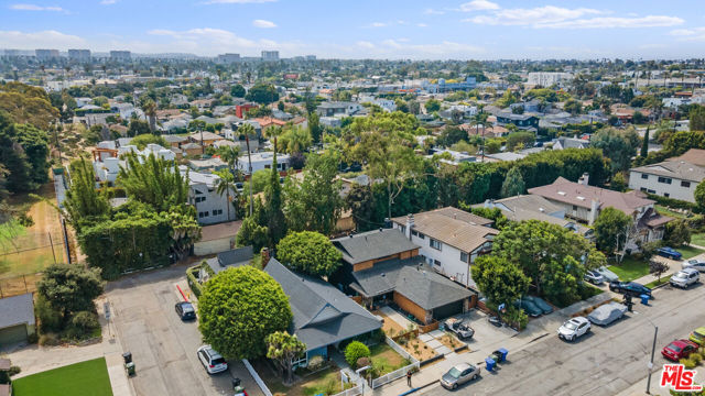 1318 Ozone Avenue, Santa Monica, California 90405, 3 Bedrooms Bedrooms, ,2 BathroomsBathrooms,Single Family Residence,For Sale,Ozone,24430895