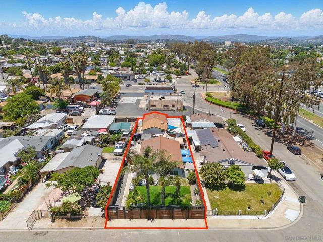 514 18 W 10th Ave, Escondido CA: https://media.crmls.org/mediaz/8a414ea7-a6d9-478f-8390-9d70e326cfce.jpg