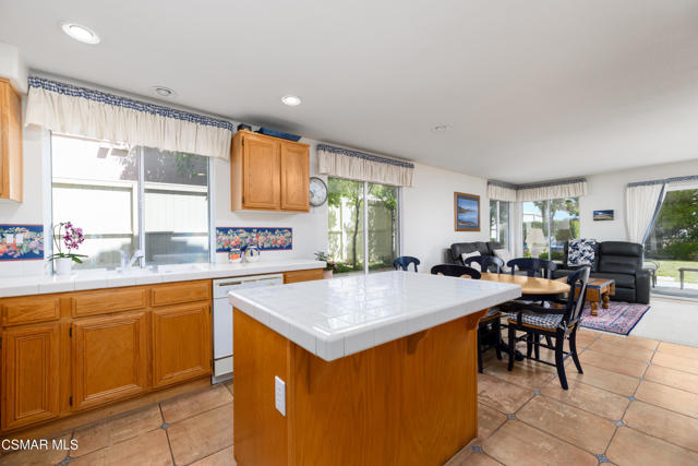 1663 Springhaven Avenue, Newbury Park CA: https://media.crmls.org/mediaz/8a416996-2301-43d0-8c34-4c08d152aabb.jpg