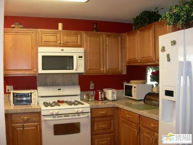 7501 Palm Avenue, Yucca Valley CA: https://media.crmls.org/mediaz/8a417eef-d08c-4520-a7b9-18a3353d8d26.jpg