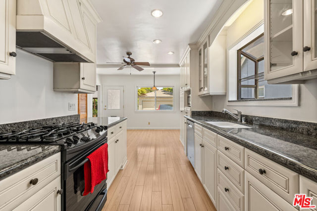 3016 Greenfield Avenue, Los Angeles CA: https://media.crmls.org/mediaz/8a41864d-1812-4eb7-aa5d-ab2ba29179e3.jpg