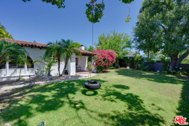 4832 Ben Avenue photo 3