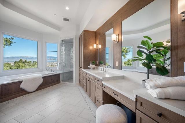 8772 Foxglove Court, Gilroy CA: https://media.crmls.org/mediaz/8a41e5fa-a388-43be-ae5f-f522074bf1bd.jpg