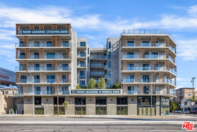 3800 Mentone Avenue, Culver City CA: https://media.crmls.org/mediaz/8a4278a2-96b5-4abe-a8ae-2a83cf43b532.jpg