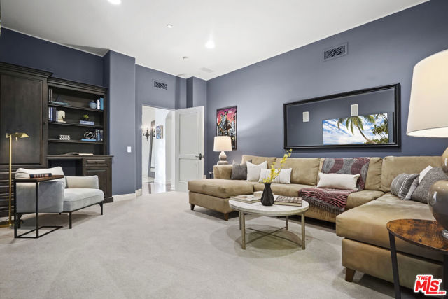 18414 Corazon Circle, Tarzana CA: https://media.crmls.org/mediaz/8a42ea79-c148-4140-9710-5fd5fd3167ab.jpg