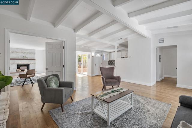 259 Los Altos Pl, American Canyon CA: https://media.crmls.org/mediaz/8a43172c-cf75-420b-bff8-3f8d508cb7cb.jpg