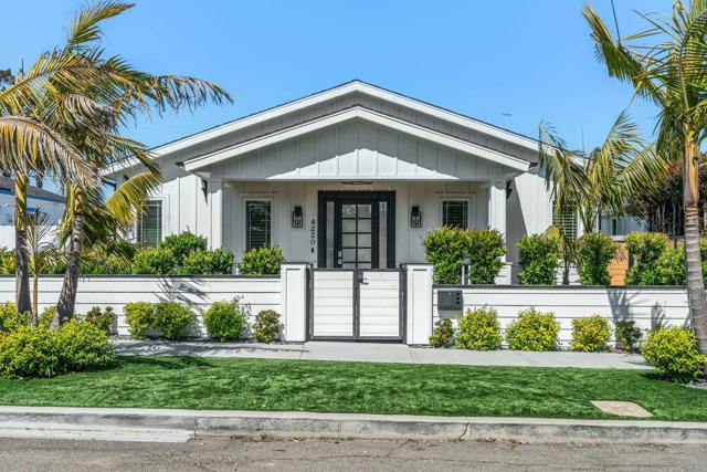 Detail Gallery Image 3 of 46 For 4230 Orchard Ave, San Diego,  CA 92107 - 4 Beds | 4/1 Baths