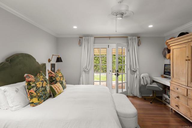 315 Mira Monte, La Jolla CA: https://media.crmls.org/mediaz/8a43acb3-8fdc-4b1d-8616-6a4566712016.jpg