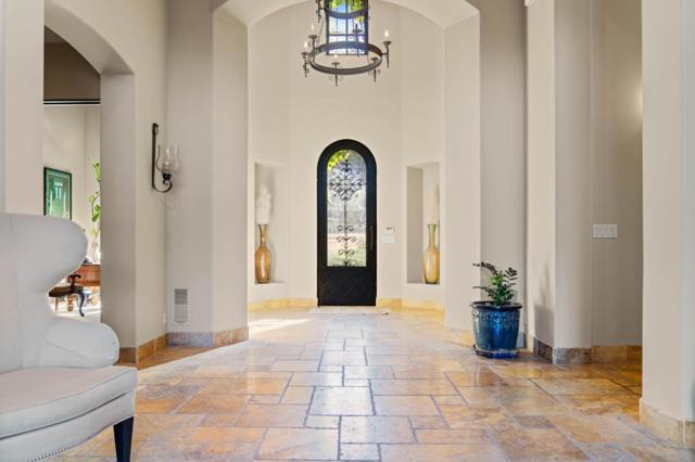 12220 Heritage Way, Gilroy CA: https://media.crmls.org/mediaz/8a43f768-022e-4dab-8333-50510deded43.jpg